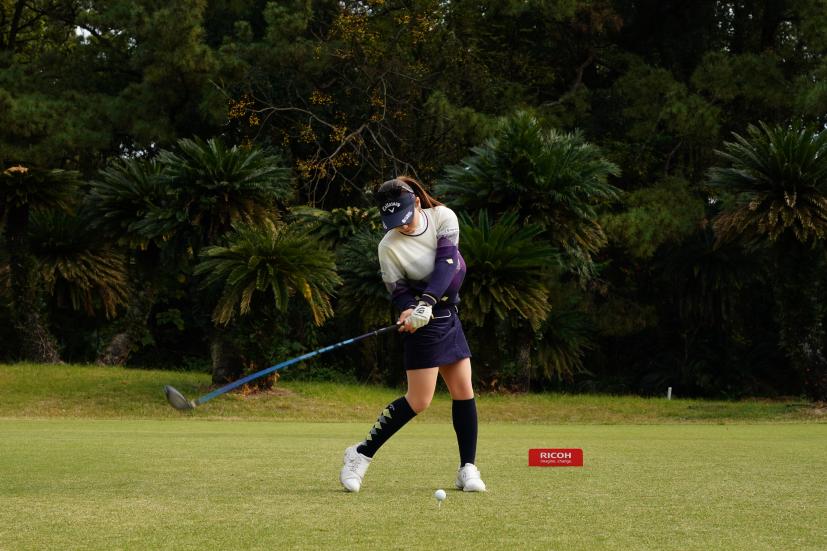 西村優菜のドライバースイング連続写真【2021年JLPGAツアーチャンピオンシップリコーカップ】