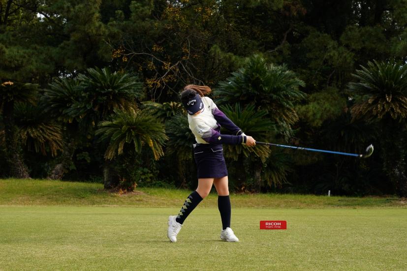 西村優菜のドライバースイング連続写真【2021年JLPGAツアーチャンピオンシップリコーカップ】
