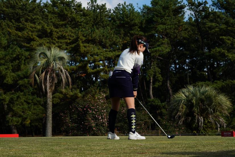 西村優菜のユーティリティスイング連続写真【2021年JLPGAツアーチャンピオンシップリコーカップ】