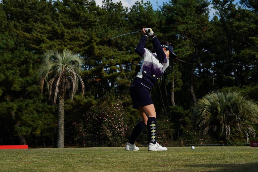 西村優菜のユーティリティスイング連続写真【2021年JLPGAツアーチャンピオンシップリコーカップ】