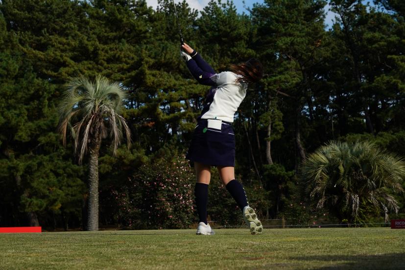 西村優菜のユーティリティスイング連続写真【2021年JLPGAツアーチャンピオンシップリコーカップ】