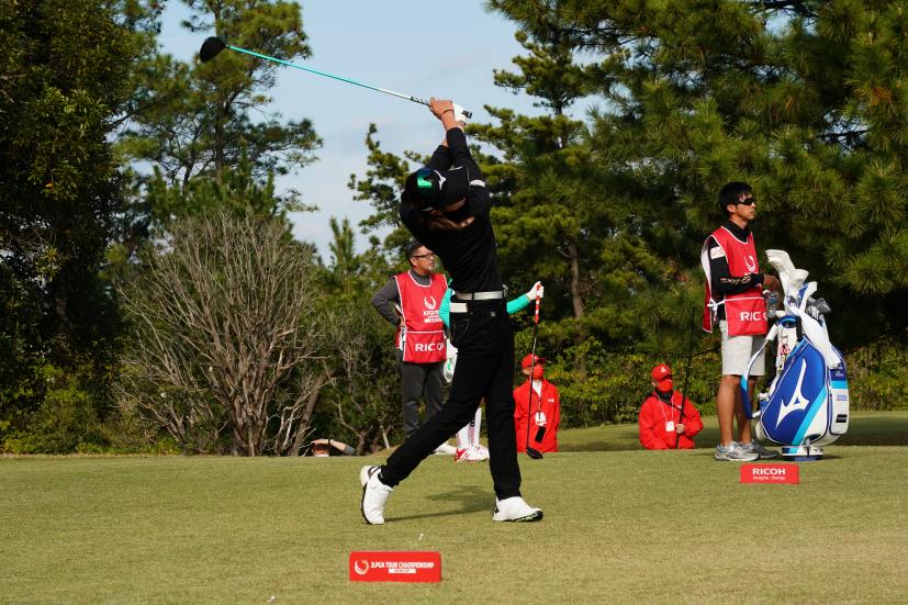 原英莉花のドライバースイング連続写真【2021年JLPGAツアーチャンピオンシップリコーカップ】