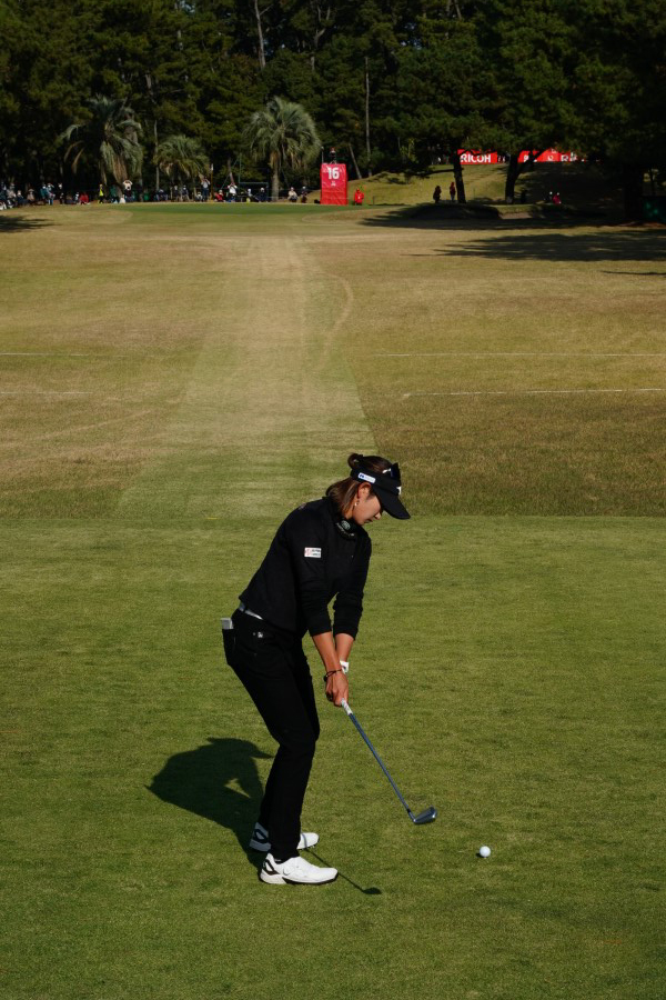 原英莉花のアイアンスイング連続写真【2021年JLPGAツアーチャンピオンシップリコーカップ】