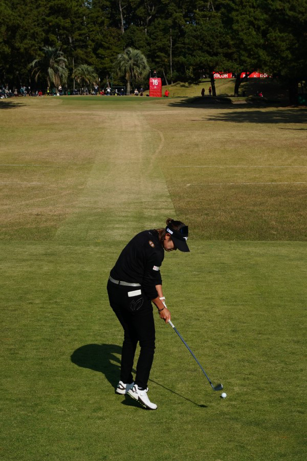 原英莉花のアイアンスイング連続写真【2021年JLPGAツアーチャンピオンシップリコーカップ】