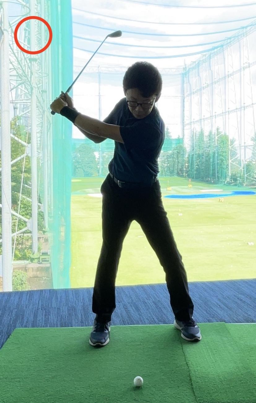 ゴルフ,バックスイング,左膝