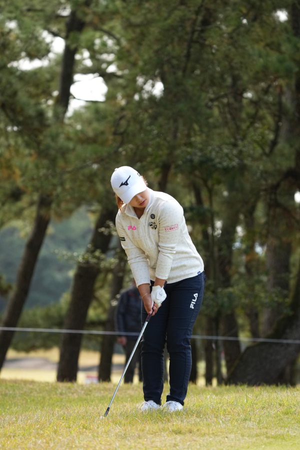 西郷真央のウェッジスイング（アプローチ）連続写真【2021年JLPGAツアーチャンピオンシップリコーカップ】