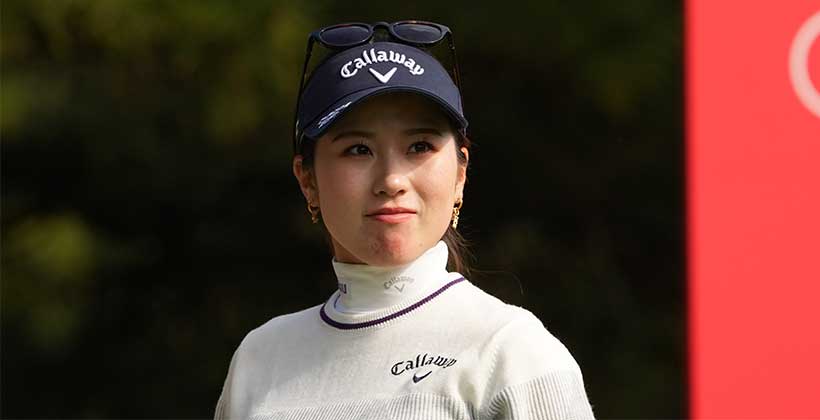 西村優菜のパッティングストローク（側面）連続写真【2021年JLPGA