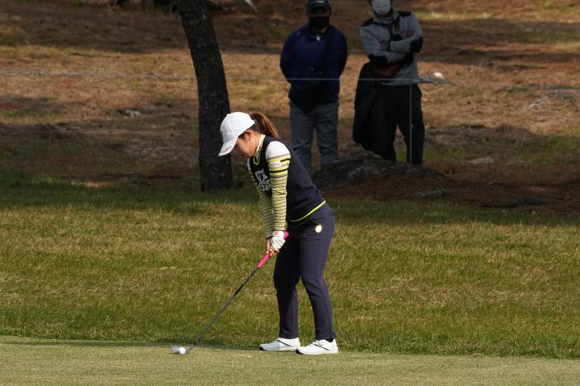 古江彩佳のウェッジスイング（フルスイング）連続写真【2021年JLPGAツアーチャンピオンシップリコーカップ】