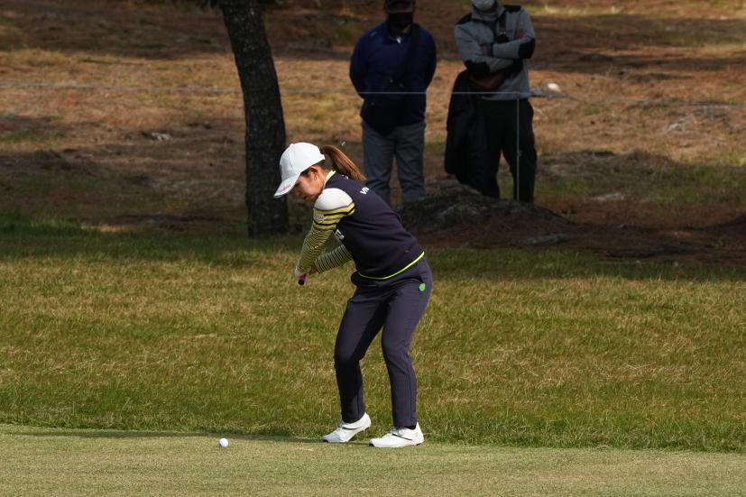 古江彩佳のウェッジスイング（フルスイング）連続写真【2021年JLPGAツアーチャンピオンシップリコーカップ】