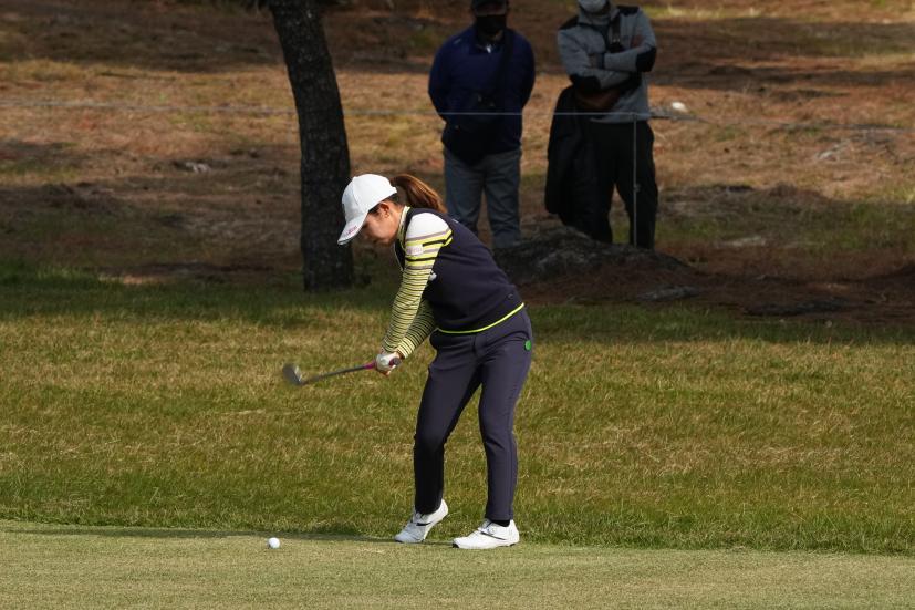 古江彩佳のウェッジスイング（フルスイング）連続写真【2021年JLPGAツアーチャンピオンシップリコーカップ】