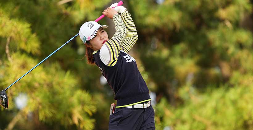 古江彩佳のドライバースイング(後方)連続写真【2021年JLPGAツアーチャンピオンシップリコーカップ】