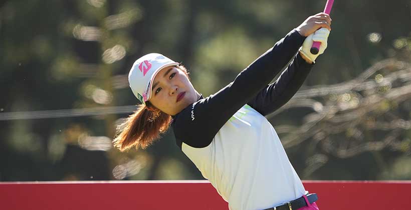 古江彩佳のフェアウェイウッドスイング(ティーショット)連続写真【2021年JLPGAツアーチャンピオンシップリコーカップ】