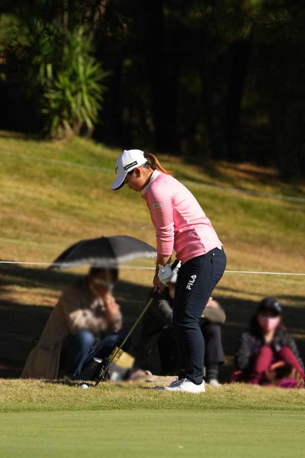 西郷真央のウェッジスイング（アプローチ）連続写真【2021年JLPGAツアーチャンピオンシップリコーカップ】