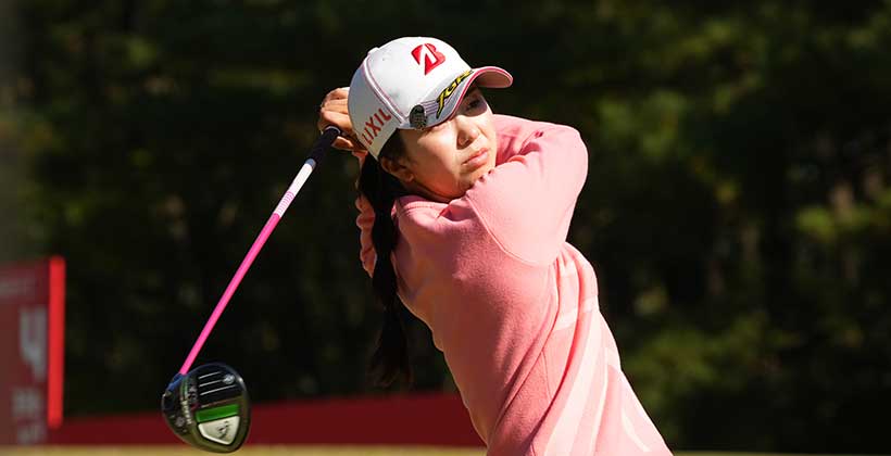 堀琴音のドライバースイング(後方)連続写真【2021年JLPGAツアーチャンピオンシップリコーカップ】