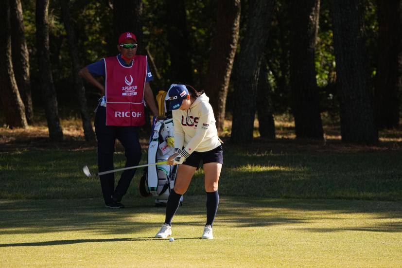 小祝さくらのアイアンスイング（前方）連続写真【2021年JLPGAツアーチャンピオンシップリコーカップ】