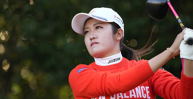 稲見萌寧のフェアウェイウッドスイング(前方)連続写真【2021年JLPGAツアーチャンピオンシップリコーカップ】