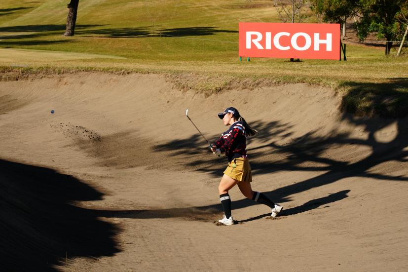 吉田優利のウェッジスイング（バンカーショット）連続写真【2021年JLPGAツアーチャンピオンシップリコーカップ】