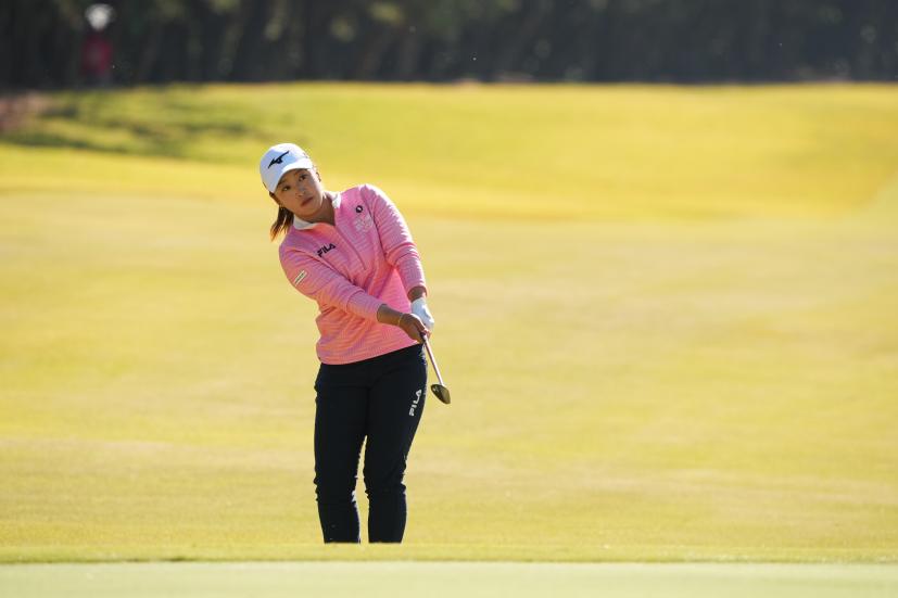 西郷真央のウェッジスイング（アプローチ）連続写真【2021年JLPGAツアーチャンピオンシップリコーカップ】