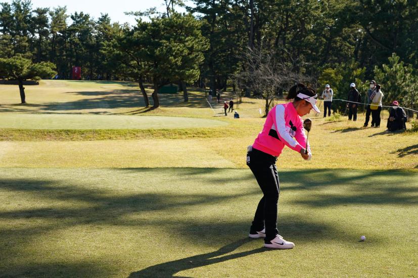 サイ・ペイインのユーティリティスイング（ティーショット）連続写真【2021年JLPGAツアーチャンピオンシップリコーカップ】