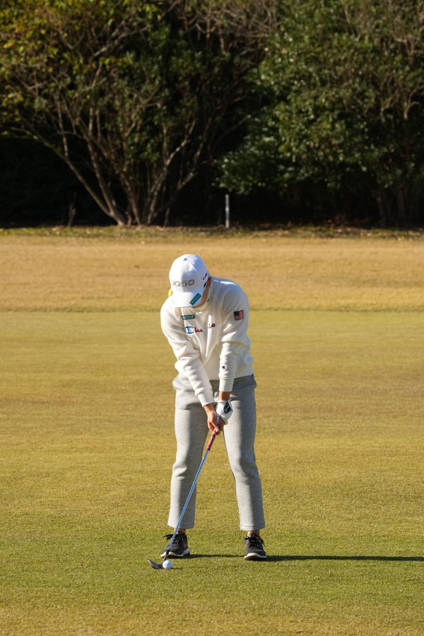 勝みなみのアイアンスイング（前方）連続写真【2021年JLPGAツアーチャンピオンシップリコーカップ】