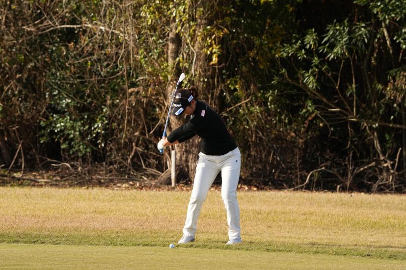 植竹希望のアイアンスイング（前方）連続写真【2021年JLPGAツアーチャンピオンシップリコーカップ】