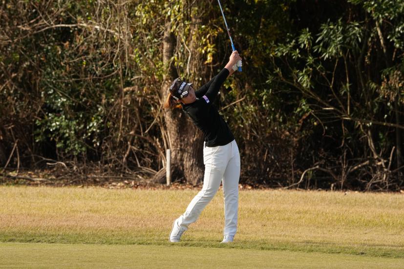 植竹希望のアイアンスイング（前方）連続写真【2021年JLPGAツアーチャンピオンシップリコーカップ】