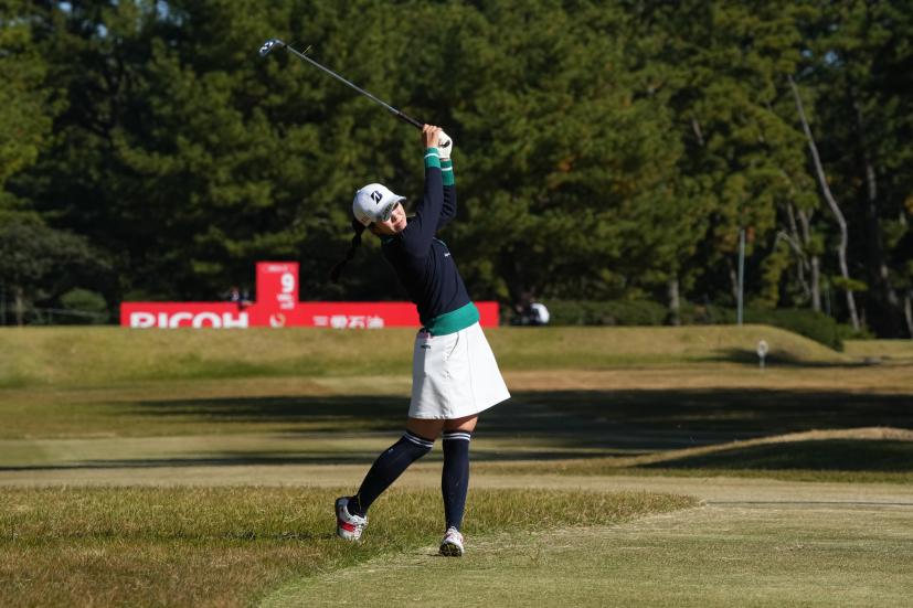 堀琴音のアイアンスイング（ラフ）連続写真【2021年JLPGAツアーチャンピオンシップリコーカップ】