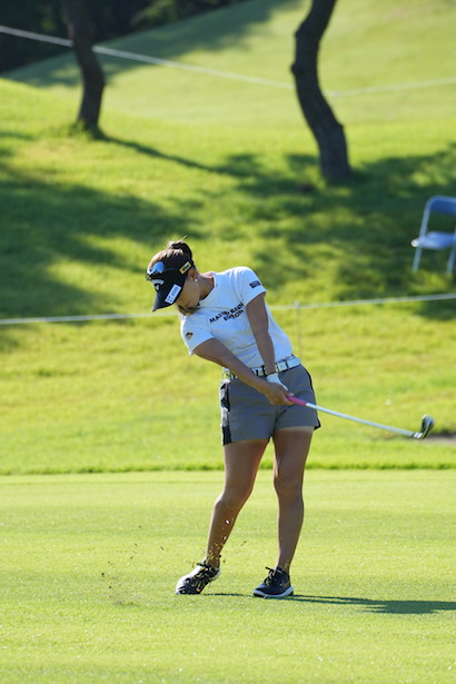 上田桃子　アイアンスイング｜フォロー②