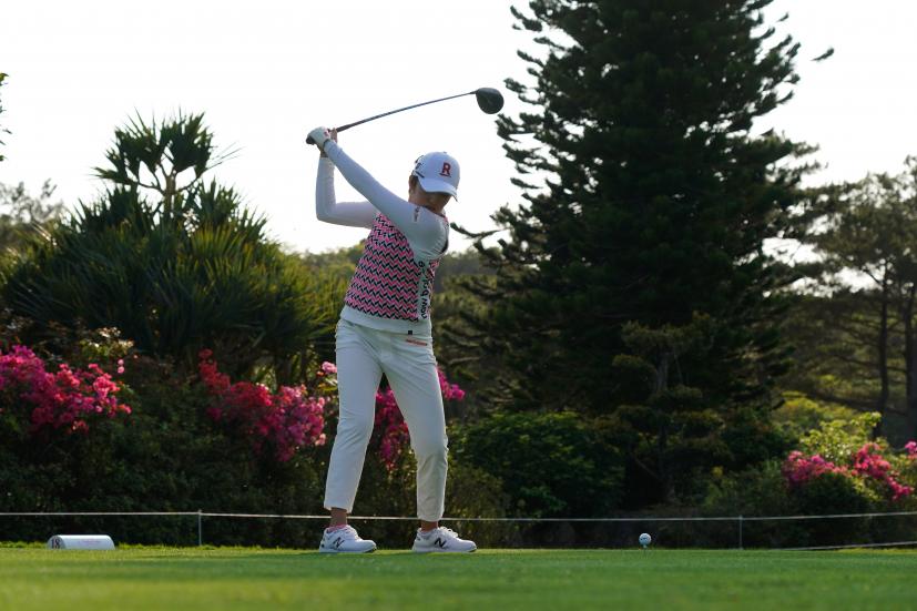 稲見萌寧のドライバースイング（斜め前方）連続写真【2022年ダイキンオーキッドレディスゴルフトーナメント】