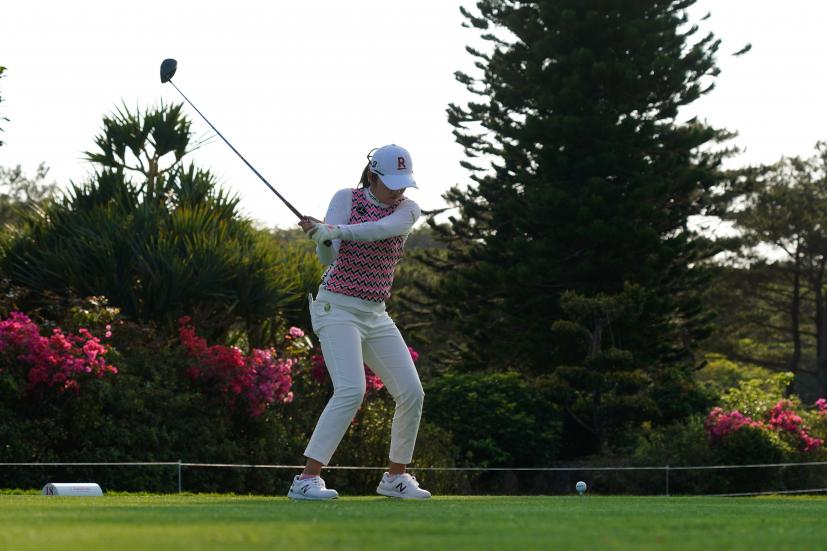 稲見萌寧のドライバースイング（斜め前方）連続写真【2022年ダイキンオーキッドレディスゴルフトーナメント】