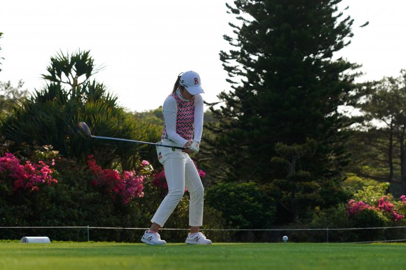 稲見萌寧のドライバースイング（斜め前方）連続写真【2022年ダイキンオーキッドレディスゴルフトーナメント】