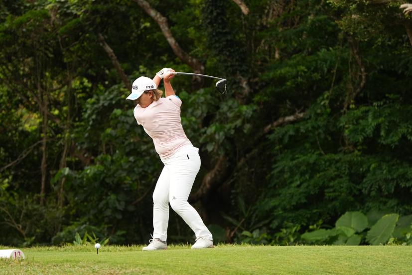 鈴木愛のドライバースイング（斜め前方）連続写真【2022年ダイキンオーキッドレディスゴルフトーナメント】