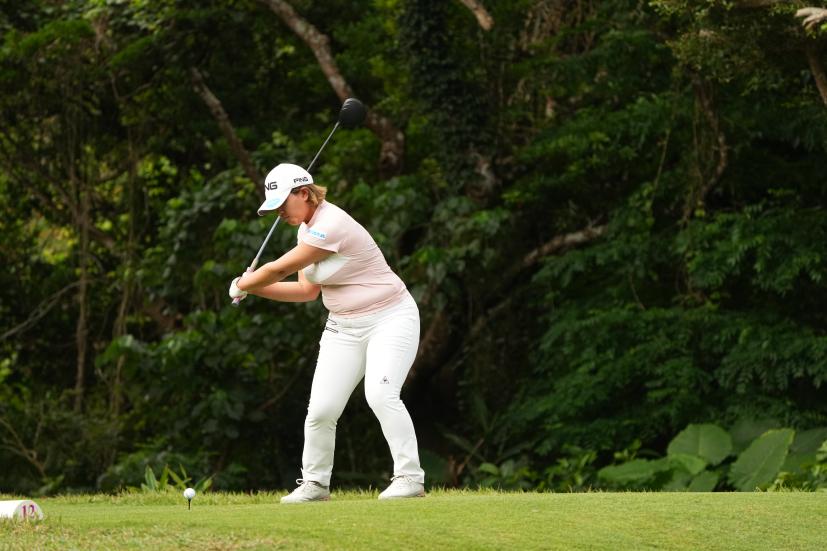 鈴木愛のドライバースイング（斜め前方）連続写真【2022年ダイキンオーキッドレディスゴルフトーナメント】