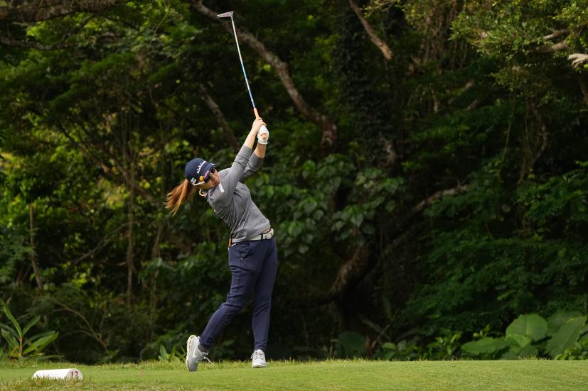 宮里美香のドライバースイング（斜め前方）連続写真【2022年ダイキンオーキッドレディスゴルフトーナメント】