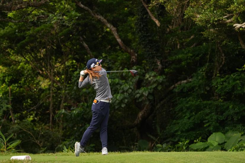 宮里美香のドライバースイング（斜め前方）連続写真【2022年ダイキンオーキッドレディスゴルフトーナメント】
