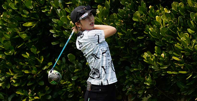 金田久美子のドライバースイング(斜め前方)連続写真【2022年ダイキンオーキッドレディスゴルフトーナメント】