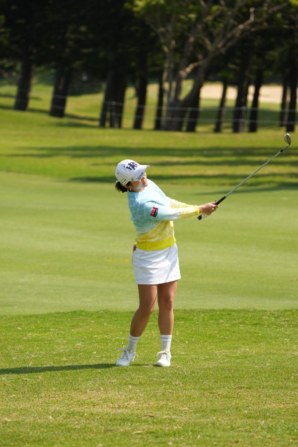 イボミのウェッジスイング（アプローチ）連続写真【2022年ダイキンオーキッドレディスゴルフトーナメント】