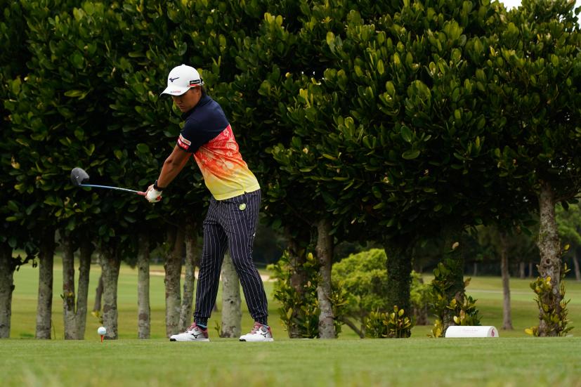 野澤真央のドライバースイング（斜め前方）連続写真【2022年ダイキンオーキッドレディスゴルフトーナメント】