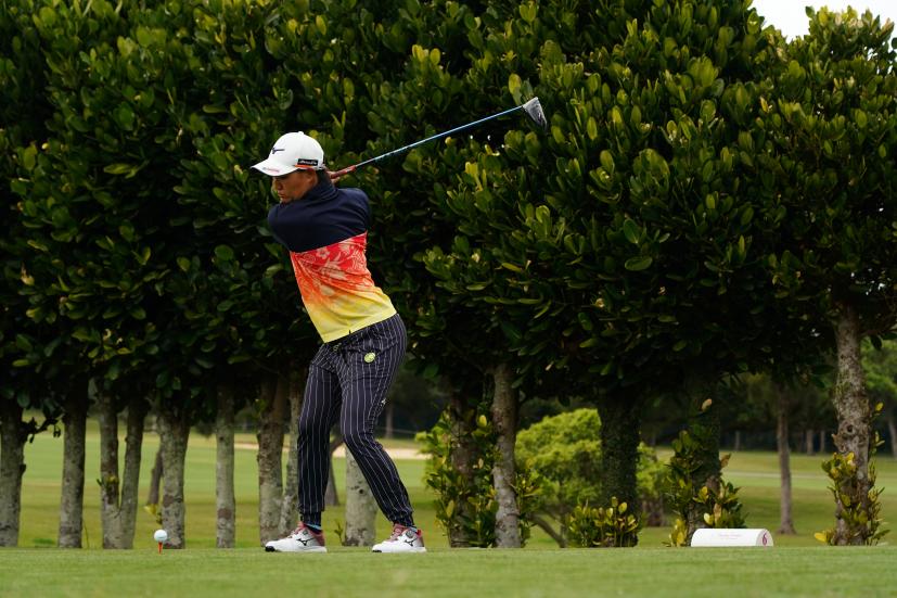 野澤真央のドライバースイング（斜め前方）連続写真【2022年ダイキンオーキッドレディスゴルフトーナメント】