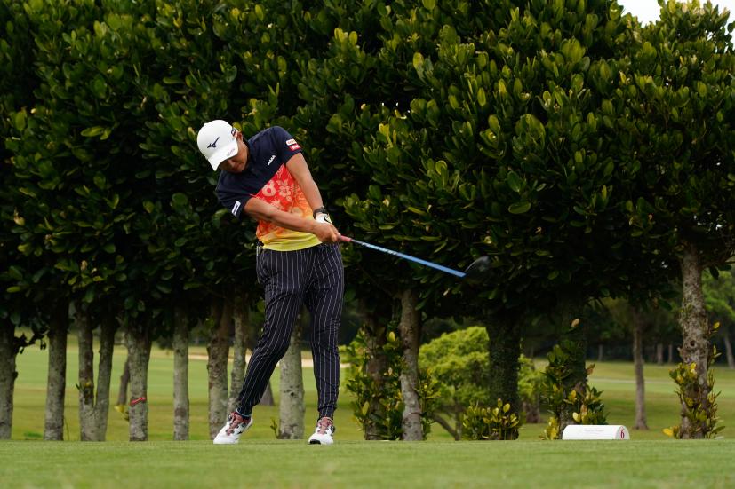 野澤真央のドライバースイング（斜め前方）連続写真【2022年ダイキンオーキッドレディスゴルフトーナメント】