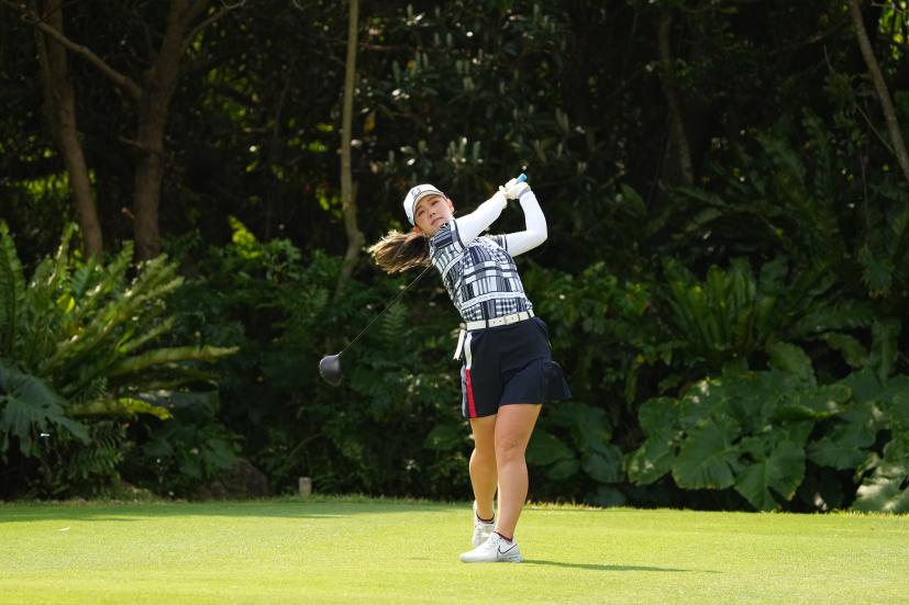 吉田優利のドライバースイング（斜め前方）連続写真【2022年ダイキンオーキッドレディスゴルフトーナメント】