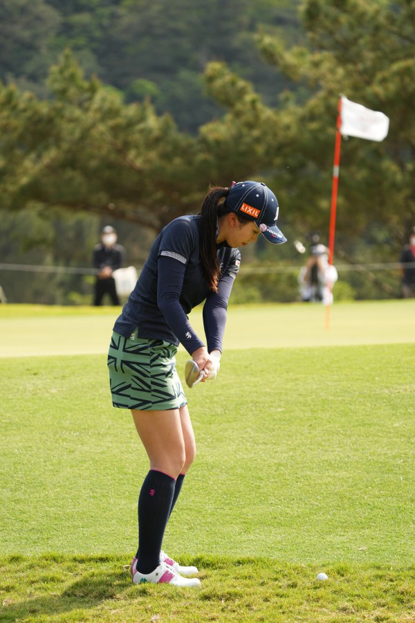 堀琴音のウェッジスイング（アプローチ）連続写真【2022年ダイキンオーキッドレディスゴルフトーナメント】