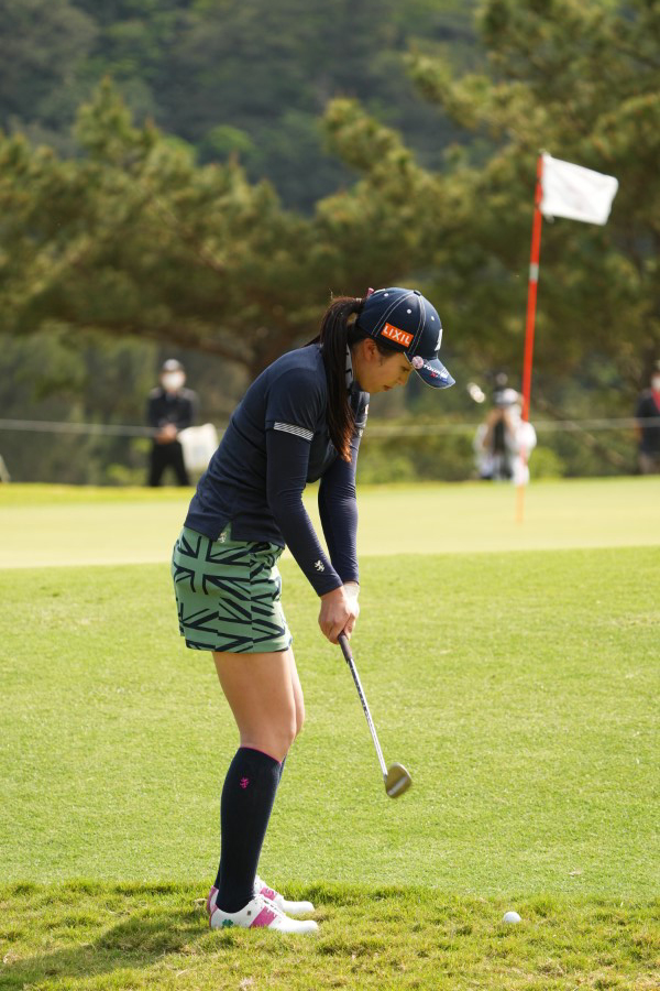 堀琴音のウェッジスイング（アプローチ）連続写真【2022年ダイキンオーキッドレディスゴルフトーナメント】