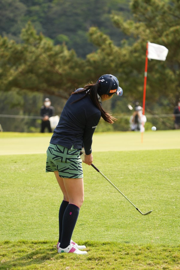 堀琴音のウェッジスイング（アプローチ）連続写真【2022年ダイキンオーキッドレディスゴルフトーナメント】