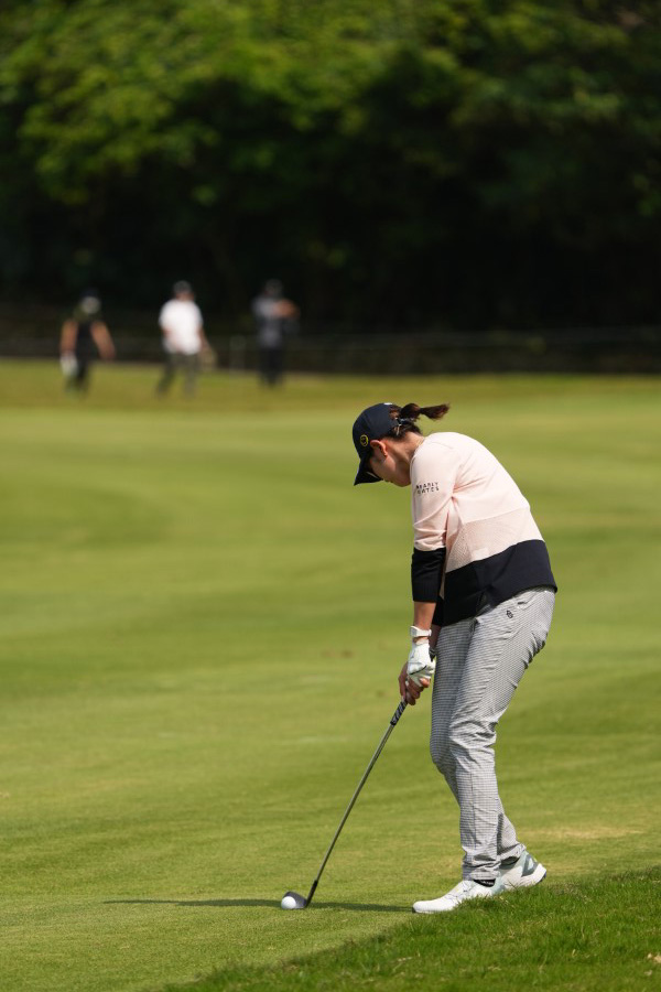 原英莉花のウェッジスイング（斜め前方）連続写真【2022年ダイキンオーキッドレディスゴルフトーナメント】