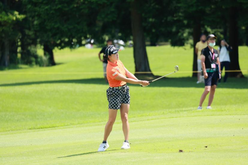 岩井千怜のウェッジスイング（斜め前方）連続写真【CATレディス2022】