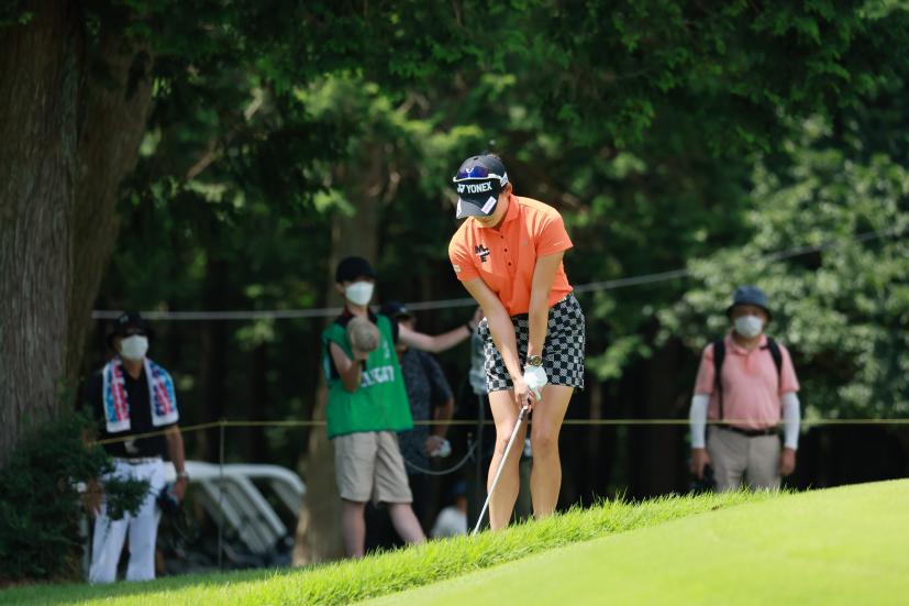 岩井千怜のウェッジスイング（アプローチ）連続写真【CATレディス2022】