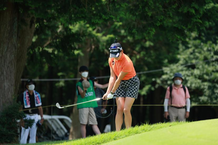 岩井千怜のウェッジスイング（アプローチ）連続写真【CATレディス2022】