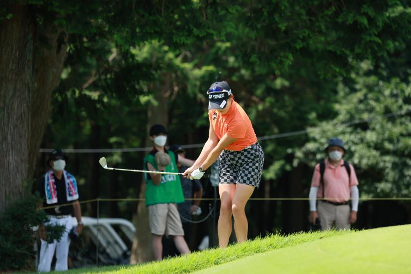 岩井千怜のウェッジスイング（アプローチ）連続写真【CATレディス2022】