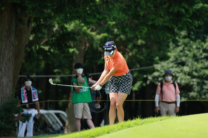岩井千怜のウェッジスイング（アプローチ）連続写真【CATレディス2022】